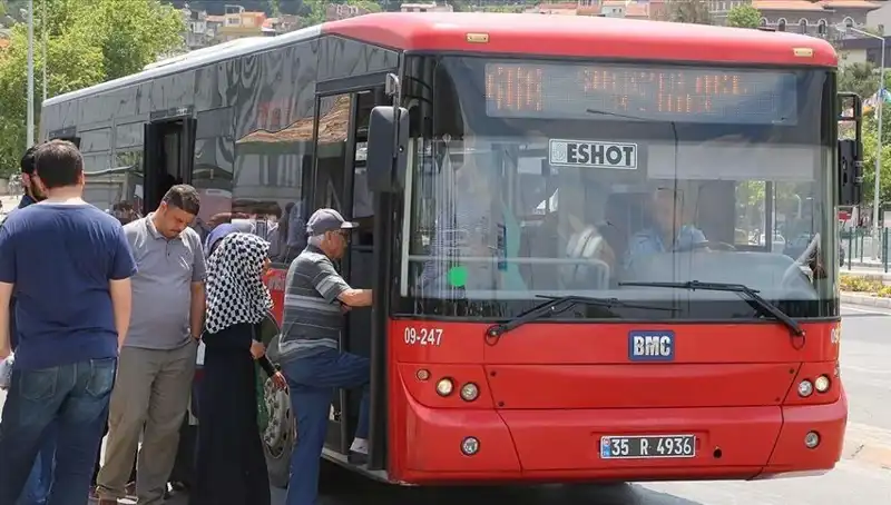 İzmir'de Öğrenci İndirimine 30 Yaş Sınırı Getirildi: Cezası Nedir?
