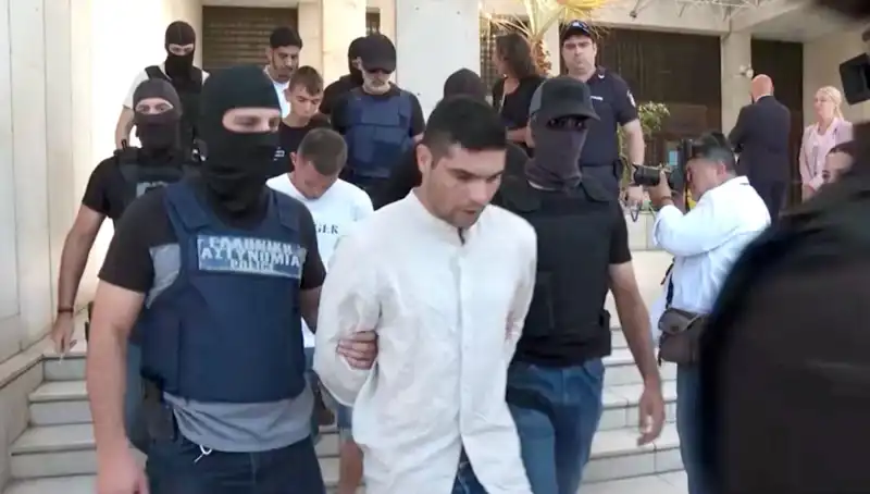 Atina’da Şok Cinayet: Öldürülen Profesörün Eski Eşi ve 5 Kişi Gözaltında
