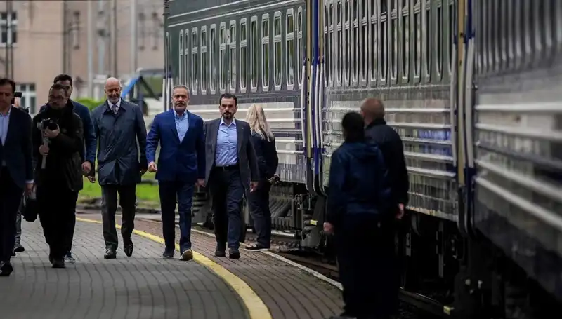 Dışişleri Bakanı Fidan, Ukrayna İlişkilerini Güçlendirmek Üzere Ziyaret Gerçekleştirdi