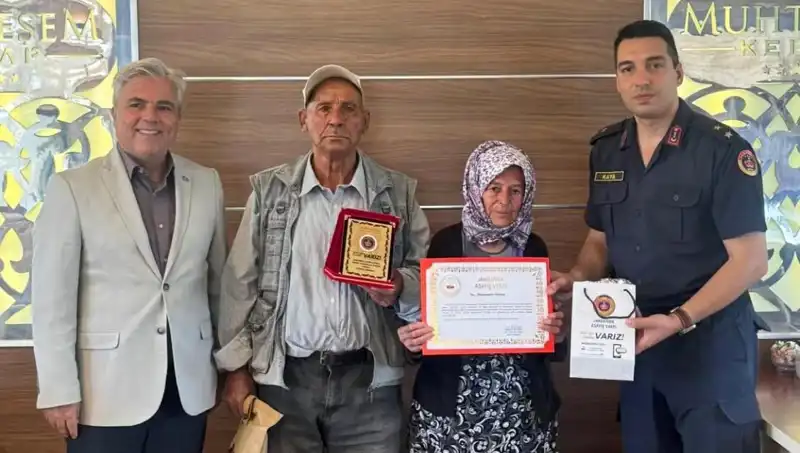 Duygulandıran Bağış: Jandarmaya Evini Veren Aile