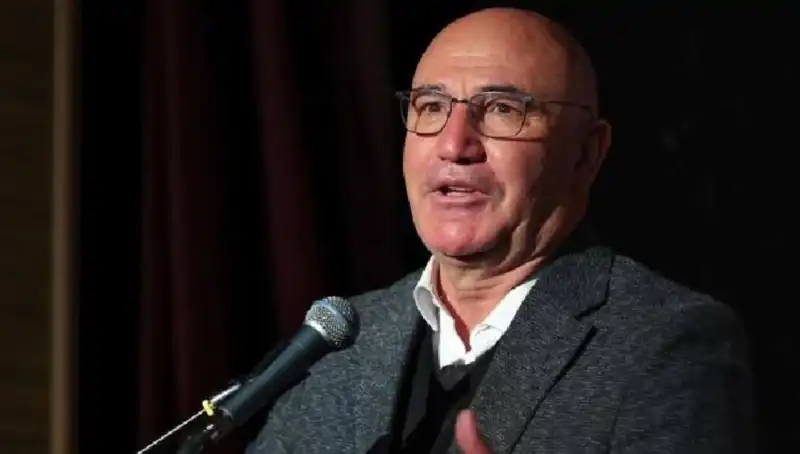 Mahmut Tanal: Sosyal Medyanın Fenomeni Milletvekili Hakkında Her Şey