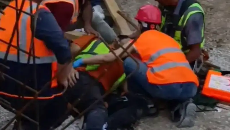 Adana'da İnşaat Kazası: İki İşçi Yaralandı, Detaylar Şoke Edici