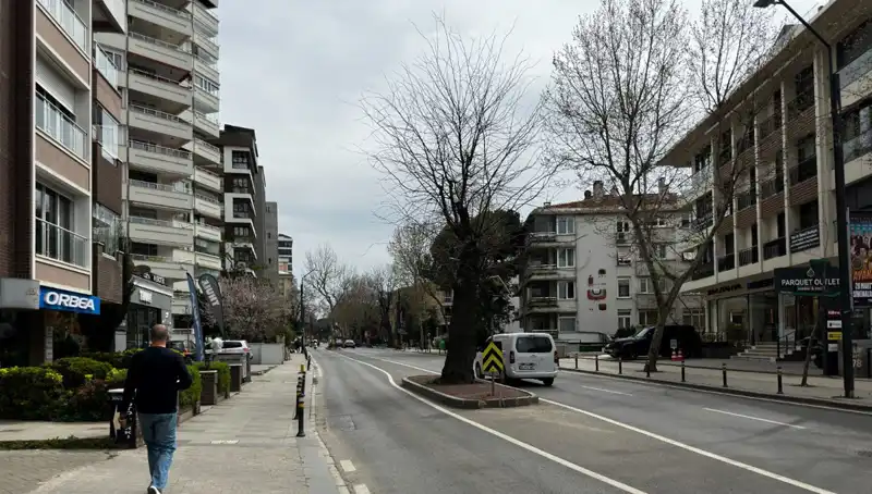 Kadıköy'deki Tehlikeli Cadde: Sürekli Kaza Olan O Nokta Neden Tehdit Sağıyor?