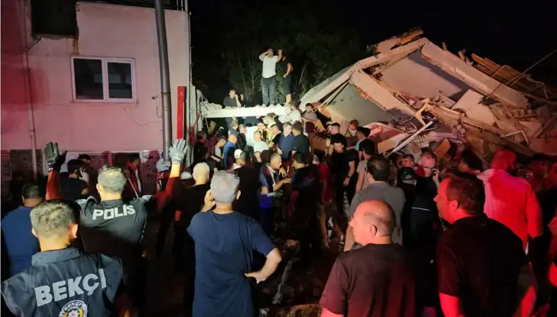 Balıkesir Sındırgı'da Deprem: Büyüklüğü 6,1 ve Etkileri