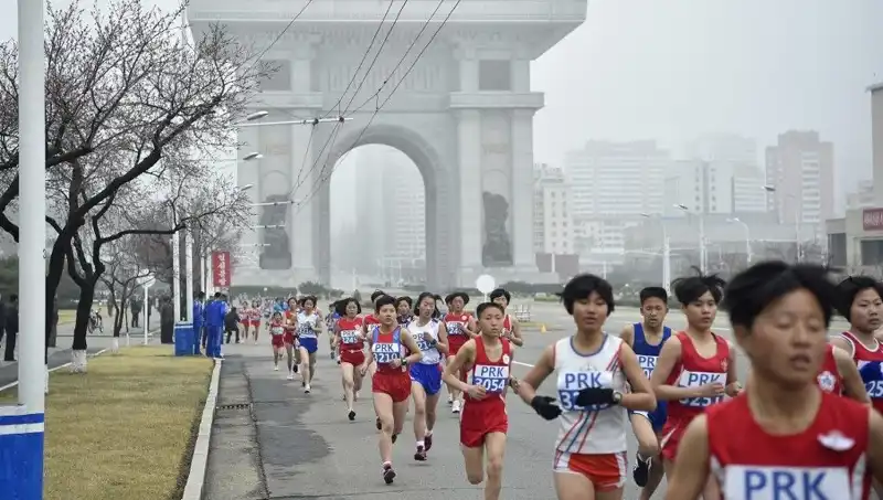 Kuzey Kore'nin Başkenti Pyongyang, 6 Yıl Sonra İlk Koşucuları Ağırlıyor!