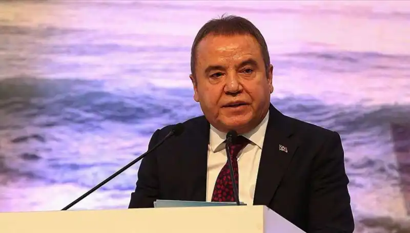 Antalya'nın Seçkin Lideri Muhittin Böcek: Siyasi Yolculuğu ve Vizyonu