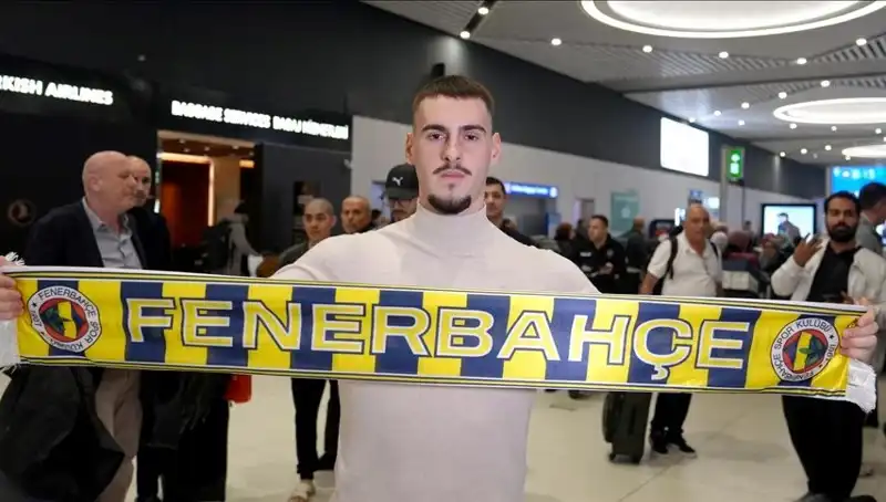 Fenerbahçe, Genç Yıldızı Mimovic'in Lisansını Çıkardı: Beklentiler Yükseliyor