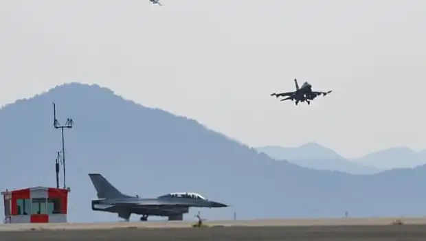 Güney Kore'de Askeri Tatbikat Kaosa Dönüştü: Köye Bombardıman