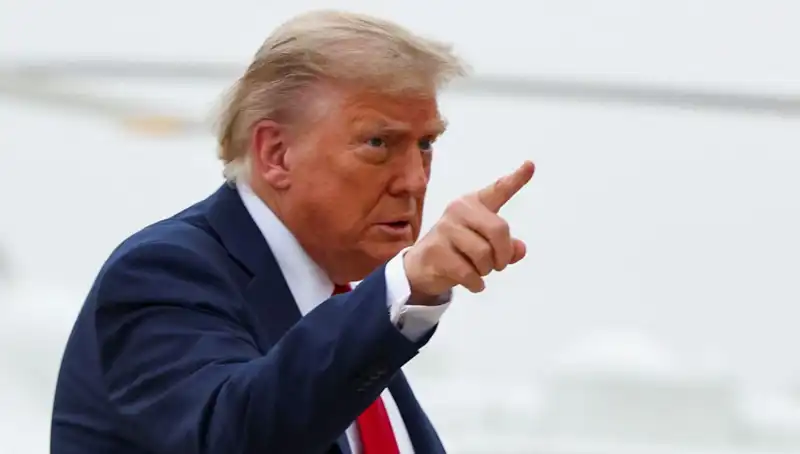 Trump Yönetimi 36 Ülkeye Seyahat Yasağı Getirme İhtimalini Değerlendiriyor