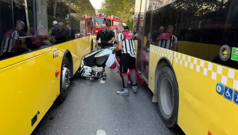 Motosiklet Kaza Yaptı: İETT Otobüsleri Arasında Korku Dolu Anlar