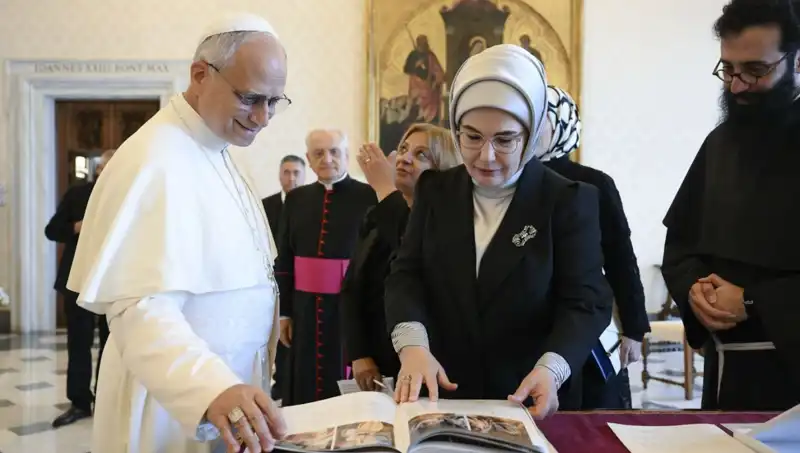Emine Erdoğan ve Papa Leo'nun Görüşmesi: Gazze'deki Durum Masada