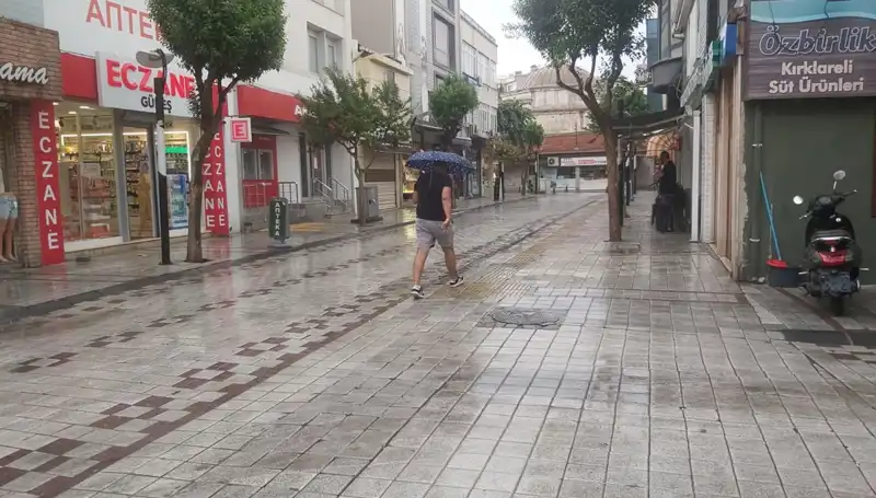 Kırklareli'de Sağanak Yağış Hayatı Olumsuz Etkiledi: İşte Son Gelişmeler