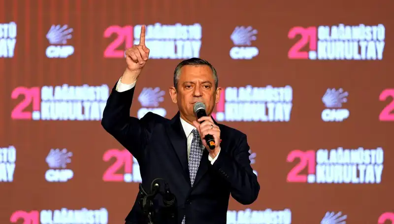 Özgür Özel'in "Cunta" İfadesi Yargıya Taşındı: Siyasi Gerilim Artıyor