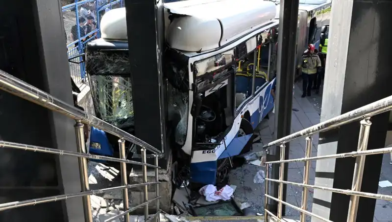 Ankara'da Belediye Otobüsü Kaza Yaptı: Biri Ağır, 27 Yaralı!