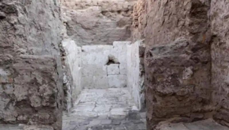 Mısır’da Tarihe Işık Tutan Yeni Keşif: 3500 Yıllık Kraliyet Mezarı Bulundu