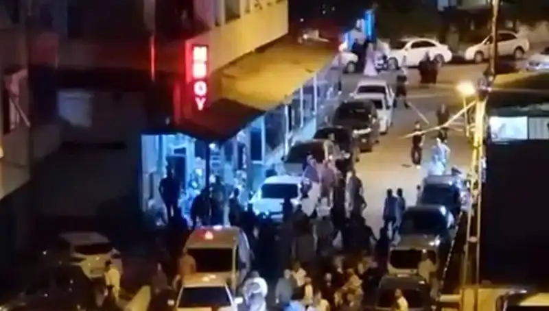 Düğün Sonrası Korkunç Kaza: Araç Kalabalığın Arasına Daldı
