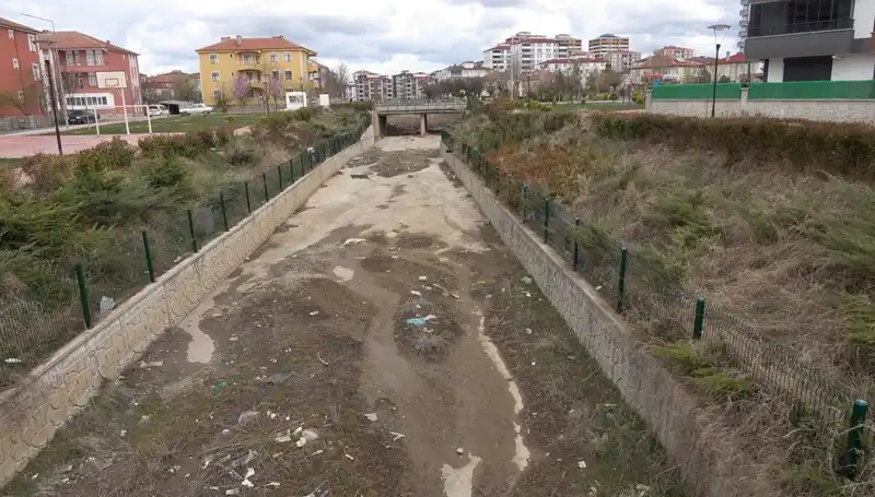 Coşkun Nehirler Kuraklık Tehditi Altında: Doğanın Dengesini Koruma Savaşımı