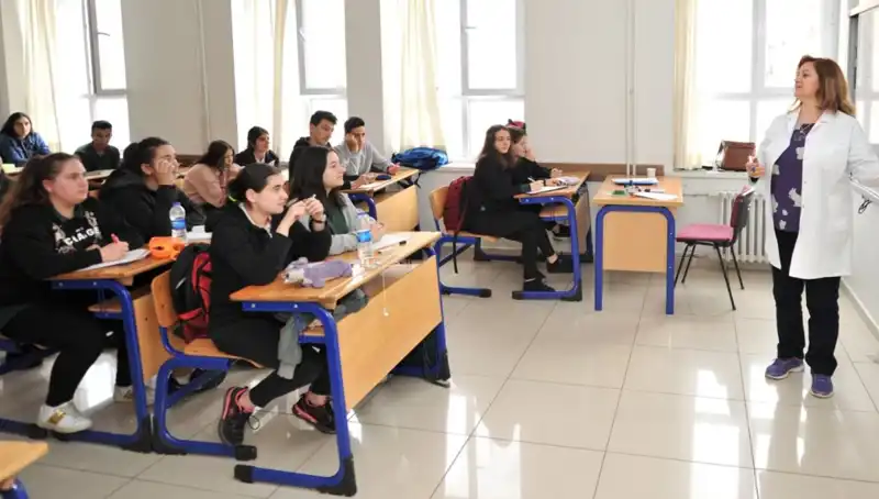 2025 LGS Kayıt Tarihleri Açıklandı: Lise Kayıt Süreci Hakkında Her Şey