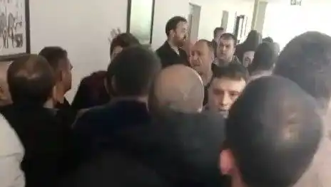 Karamürsel Belediyesi'nde İhale Kavgaları: İddialar ve Gelişmeler