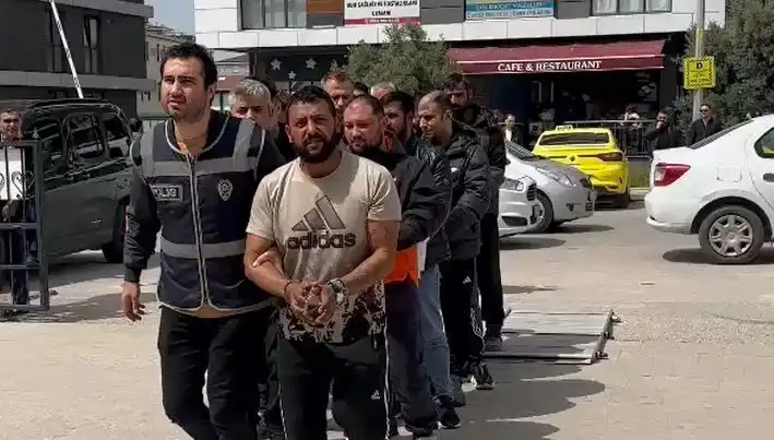 Edirne'de Yedi Firariye Eş Zamanlı Operasyon: Neler Oldu?