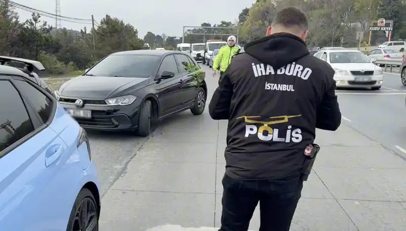 Emniyet Şeridini İhlal Eden Sürücü, Yolda Nasıl Cezalandırıldı?