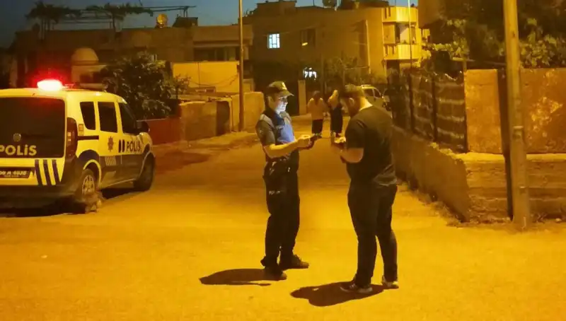 Huzursuz Gece: Husumetlilerin Evinin Önünde Silahlı Saldırı!