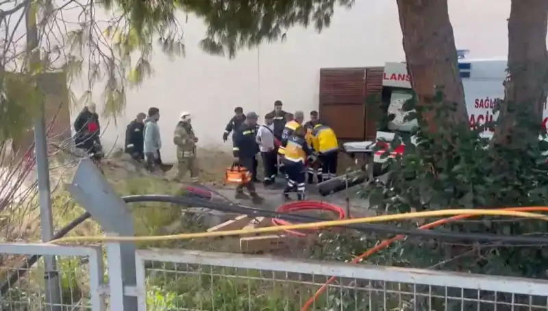 İstanbul'da Trafo Merkezi Patladı: İşçi Ağır Yaralı, Yangın Çıktı