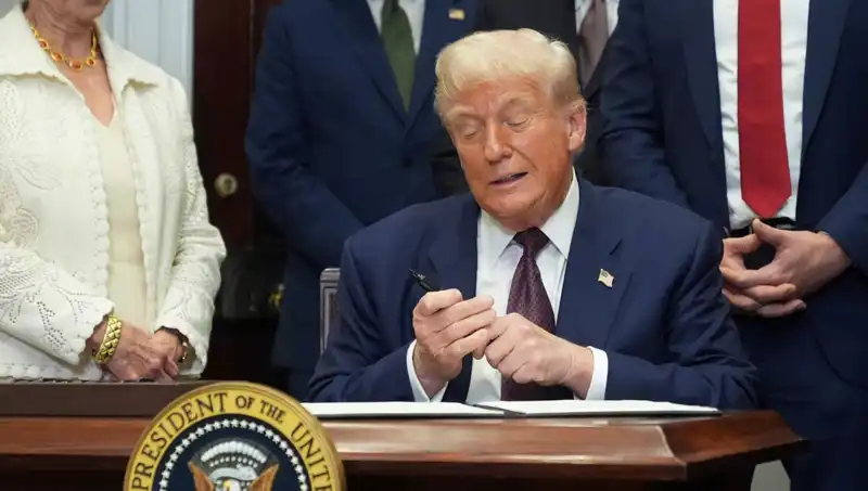 Trump, Beyaz Saray’a 200 Milyon Dolarlık Lüks Dönüşüm Yapacak