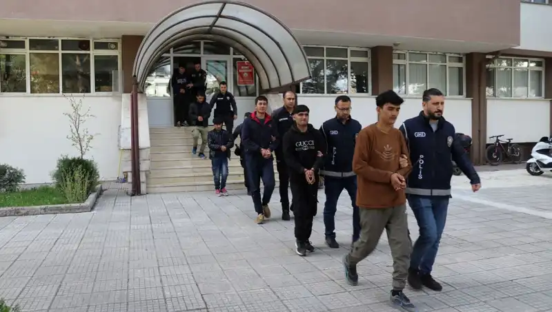 Edirne ve Kırklareli'nde Kaçak Göçmen Operasyonunda Gözaltına Alınanlar