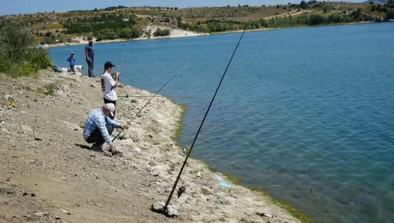 Kafeslerdeki Patlama Şok Etti, Barajı Ziyaretçi Akınına Uğrattı!