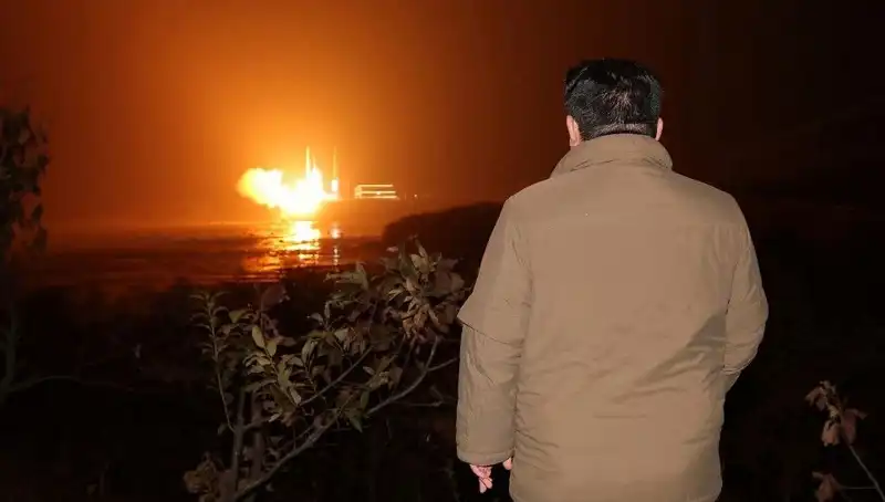 Kuzey Kore'nin Saldırgan Politikası: Silahların Faturasını Kim Ödüyor?