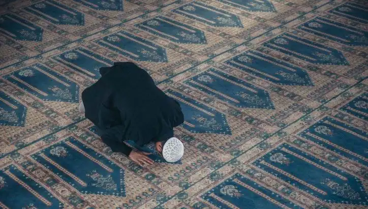 Cuma Namazı Saati 12 Eylül: İstanbul, Ankara ve İzmir İçin Kılavuz