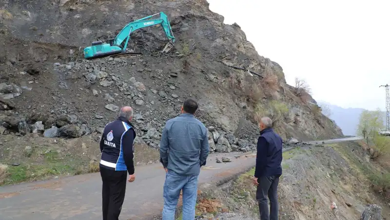 Hakkari’de Kaya Düşmelerine Karşı Önlem Alınıyor: Yeni Proje Başlatıldı!