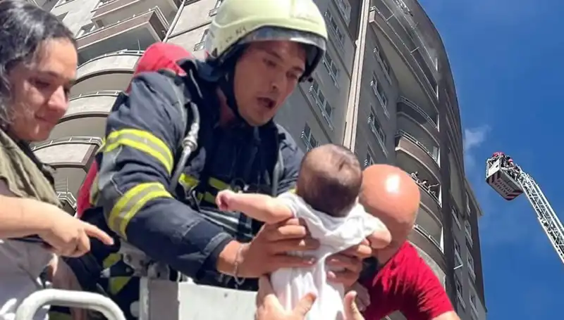 Kayseri'de 14 Katlı Binada Çıkan Yangın Paniğe Neden Oldu!