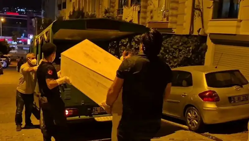 Esenyurt’ta Gizemli Ölüm: Kadın Maktulun Hayatı ve Olayın Perde Arkası