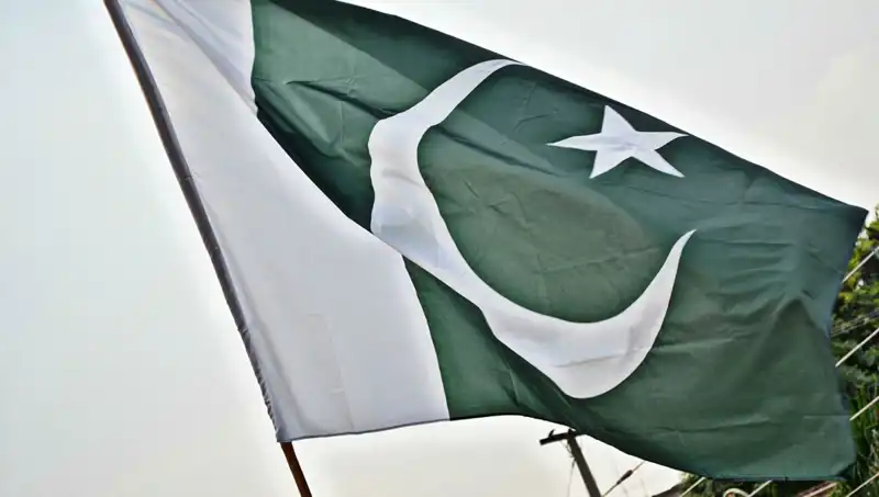 Pakistan'da Çöken Binada Ölü Sayısı Artıyor, Kurtarma Çalışmaları Devam Ediyor