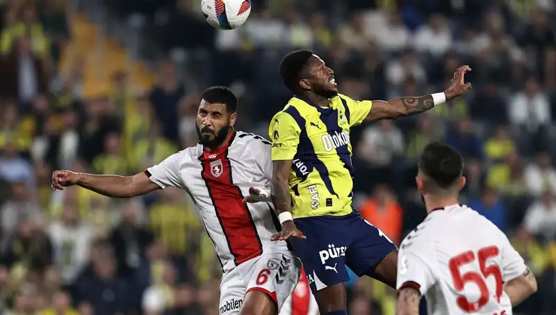 Fenerbahçe'nin Kriz Süreci: "Uyum Bozuldu, Sistem İflas Etti" Yorumları