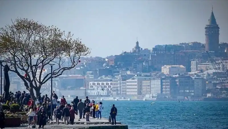 İstanbul'a Bahar Havası Geri Dönüyor: Hafta Sonu Sıcaklık Artıyor!
