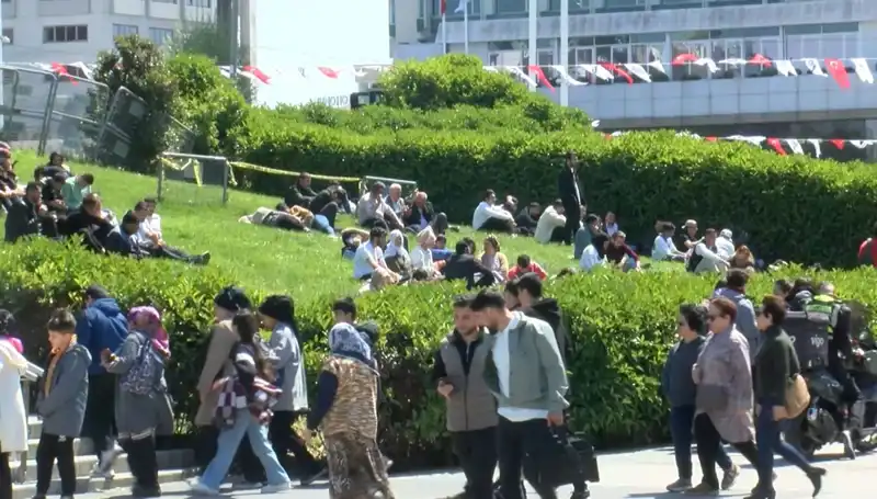 Taksim'de Deprem Yoğunluğu: Uzmanlardan Korkutan Uyarılar Geldi!