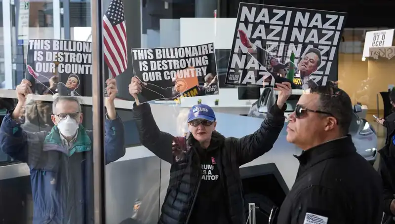 Elon Musk’a Büyük Protesto: Trump Yönetimi Tepkileri Tırmanıyor!