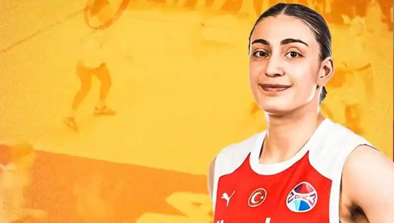 Galatasaray, Geleceğe Dönük Üç Yıldızıyla Sözleşme Yeniledi