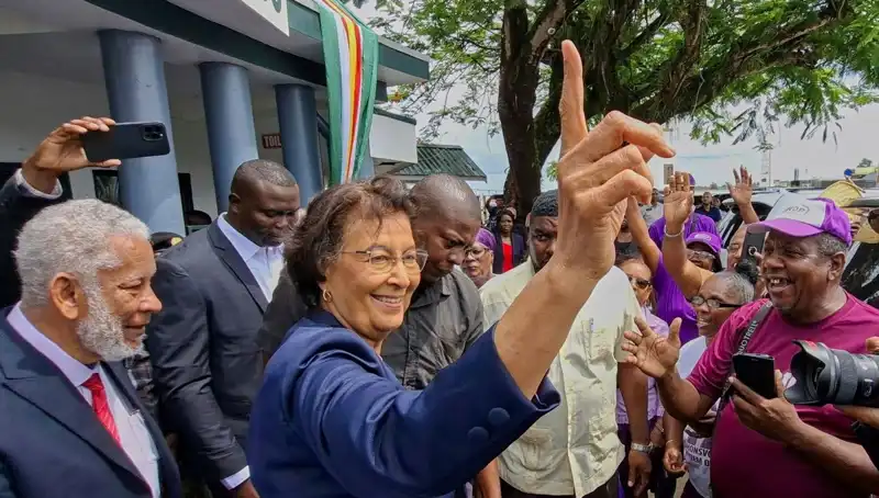 Surinam Tarihine Geçen An: İlk Kadın Devlet Başkanı Seçildi