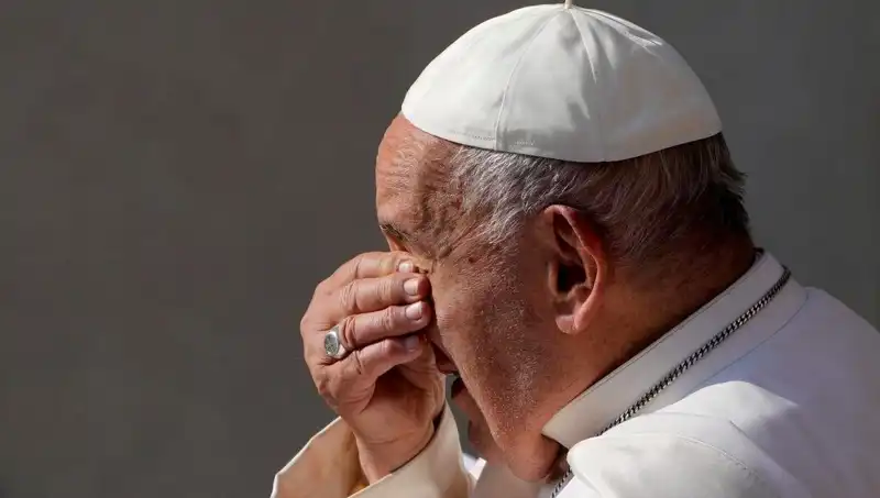 Papa Francis'ten Hastaneden Umut Dolu Mesaj: "Sizlerle Beraberim"