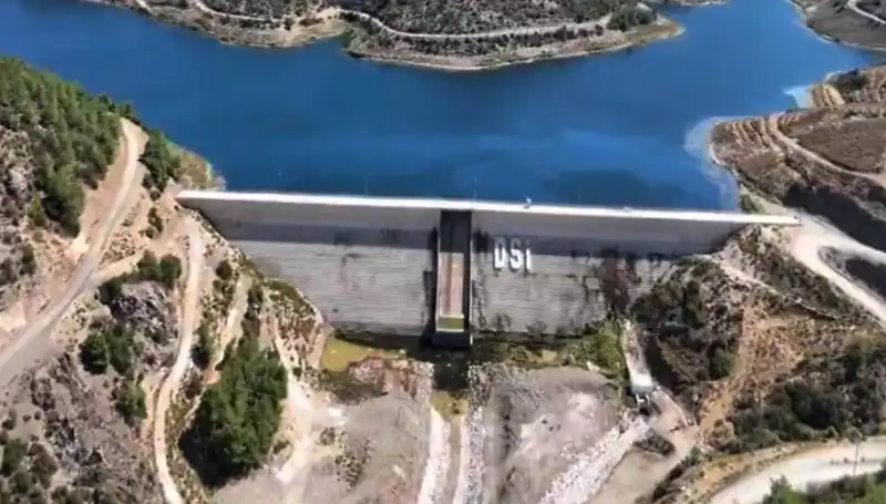 Çeşme’de Su Kesintileri Bitecek mi? Halkın Beklentileri Artıyor!