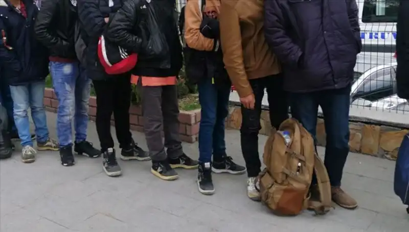 Edirne’de Düzensiz Göçmen Yakalama Operasyonu: 10 Kişi Ele Geçirildi