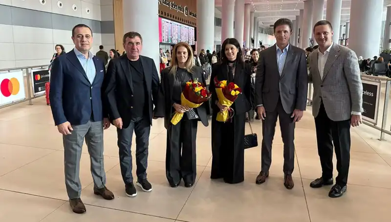 Hagi ve Popescu İstanbul'da: Türk Futboluna Devrim Yapma Zamanı!