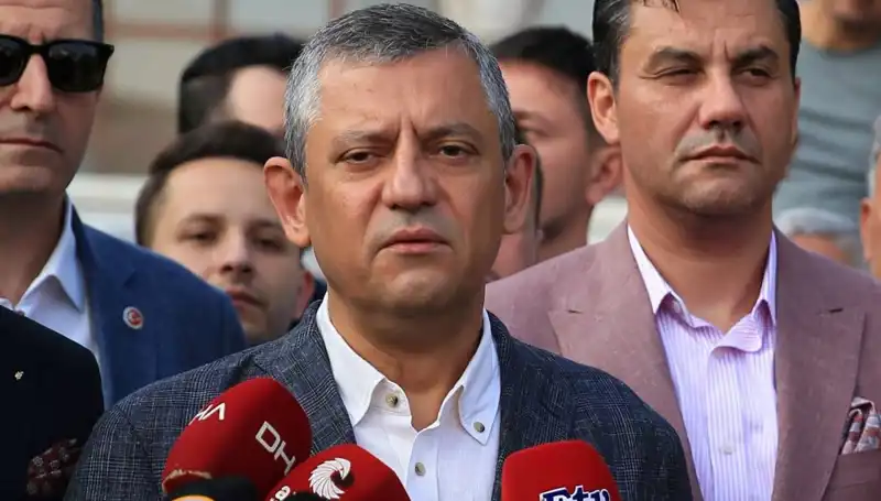 Özgür Özel: "Seçim Güvencesi Sandığı Ortadan Kaldırmak İsteyenler Var!"