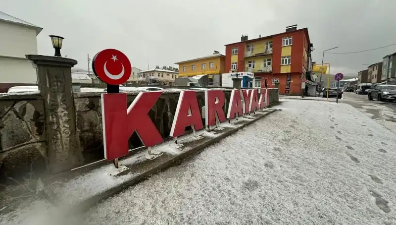 Temmuzda Kar Yağışı: Sürücüler Beyaz Kestanelerle Şaşırdı
