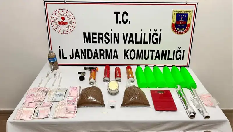 Mersin'de Uyuşturucu Ticareti Operasyonu: 5 Tutuklama, 2 Tabanca
