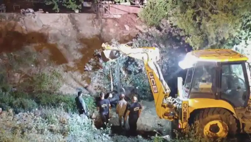 Hatay’da İnek İçin Gerçekleştirilen Kurtarma Operasyonu Göz Doldurdu